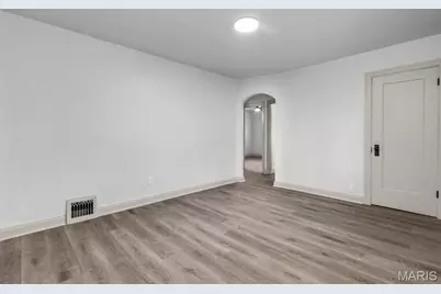 2483 Hartland Avenue, Saint Louis, MO 63114 - Photo 16