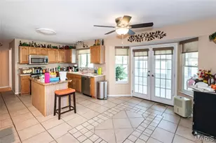 5425 Tesson Parc Ct, Saint Louis, MO 63128 - Photo 8