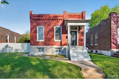 8215 Pennsylvania Avenue, Saint Louis, MO 63111 - Photo 2