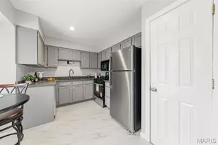 2 Tarpon Ct, Florissant, MO 63033 - Photo 18