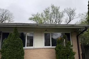10027 Grosvenor Dr, Saint Louis, MO 63137 - Photo 12