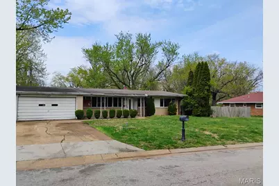 10027 Grosvenor Drive, Saint Louis, MO 63137 - Photo 1