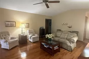 106 Concord Dr, Hannibal, MO 63401 - Photo 2