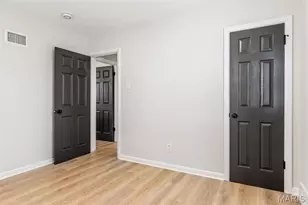 8034 Appleton Dr, University City, MO 63130 - Photo 16