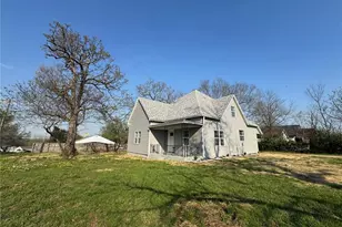 402 N Chestnut St, Richland, MO 65556 - Photo 2