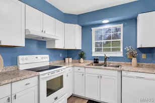 154 Old Buggy Ct, Saint Charles, MO 63304 - Photo 8