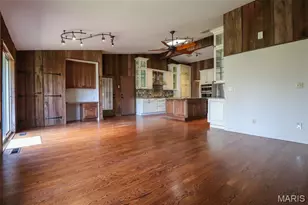 10 Kings Pond Rd, Glendale, MO 63122 - Photo 12