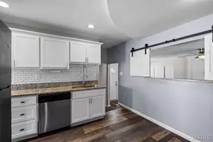 526 Lynn Haven Ln, Hazelwood, MO 63042 - Photo 6