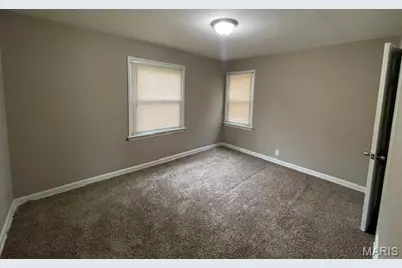 1120 Grenshaw Drive, Bellefontaine Neighbors, MO 63137 - Photo 12