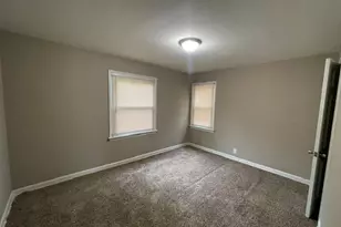 1120 Grenshaw Dr, Bellefontaine Neighbors, MO 63137 - Photo 12