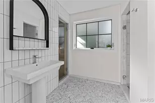 24 Oakleigh Ln, Ladue, MO 63124 - Photo 70