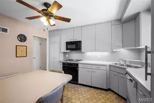 10131 Glenfield Terrace, Saint Louis, MO 63126 - Photo 18