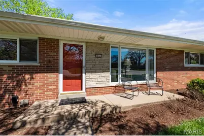 10131 Glenfield Terrace, Saint Louis, MO 63126 - Photo 4