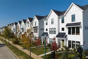 16552 Yellow Wood Dr, Chesterfield, MO 63017 - Photo 2