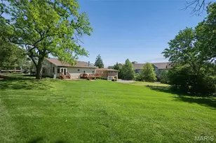 8686 Barby Ln, University City, MO 63124 - Photo 16