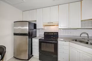 9121 N Swan Cir, Brentwood, MO 63144 - Photo 6
