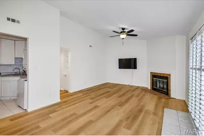 9121 N Swan Circle, Brentwood, MO 63144 - Photo 2