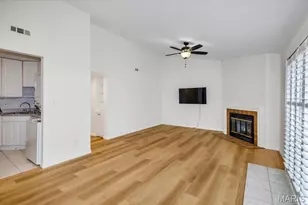 9121 N Swan Cir, Brentwood, MO 63144 - Photo 2