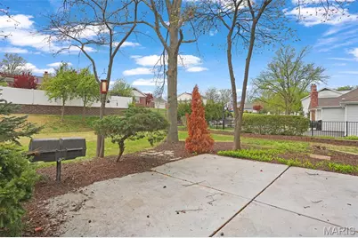 1917 Dovercliff Court, Chesterfield, MO 63017 - Photo 32