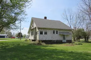415 E Water St, Wellsville, MO 63384 - Photo 4