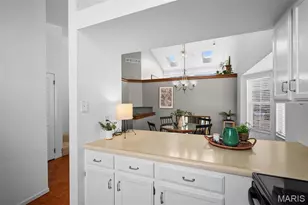 12792 Bennington Common Ln, Saint Louis, MO 63146 - Photo 10