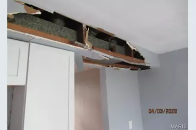 4096 Esseldale Drive, Saint Ann, MO 63074 - Photo 14