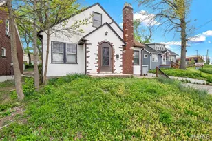 439 N Laclede Station Rd, Saint Louis, MO 63119 - Photo 2