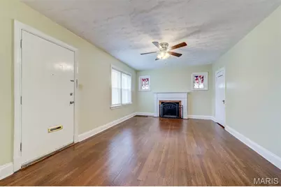 7710 Saint Albans Avenue, Saint Louis, MO 63117 - Photo 2