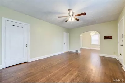7710 Saint Albans Avenue, Saint Louis, MO 63117 - Photo 4