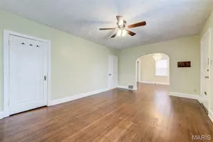 7710 St Albans Ave, Saint Louis, MO 63117 - Photo 4