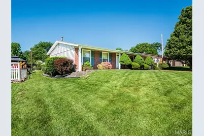 5032 Kempf Drive, Saint Louis, MO 63128 - Photo 2
