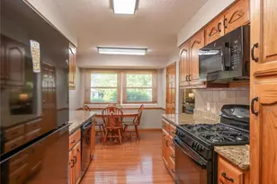 5032 Kempf Dr, Saint Louis, MO 63128 - Photo 10