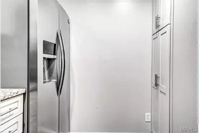 9155 N Swan Circle, Saint Louis, MO 63144 - Photo 4