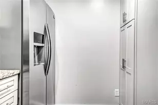 9155 N Swan Cir, Saint Louis, MO 63144 - Photo 4