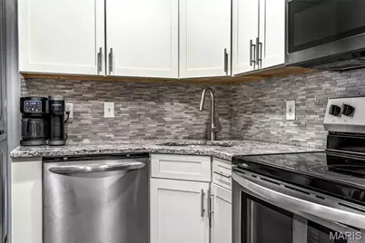 9155 N Swan Circle, Saint Louis, MO 63144 - Photo 2