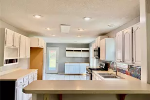 1944 Pepperrell Dr, Saint Louis, MO 63146 - Photo 2