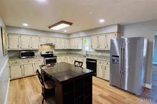 1805 Zehm Ave, Poplar Bluff, MO 63901 - Photo 4