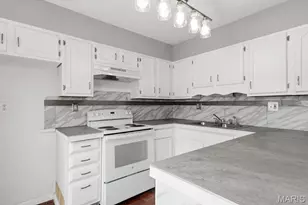 8795 Sieloff Dr, Saint Louis, MO 63042 - Photo 8