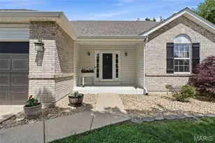 1098 Reddington Timbers Dr, Saint Charles, MO 63304 - Photo 2