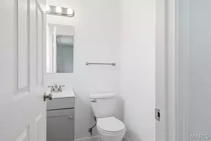 11945 Longmont Dr, Maryland Heights, MO 63043 - Photo 16