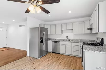 11945 Longmont Drive, Maryland Heights, MO 63043 - Photo 6