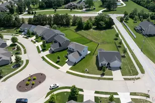 10 Hidden Bluffs Dr, Lake Saint Louis, MO 63367 - Photo 34