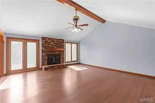 4 Scarsdale Manor Ct, Saint Charles, MO 63303 - Photo 4