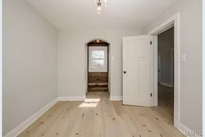5242 Quincy Street, Saint Louis, MO 63109 - Photo 8