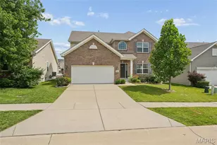 1932 Maryland Oaks Cir, Maryland Heights, MO 63146 - Photo 2