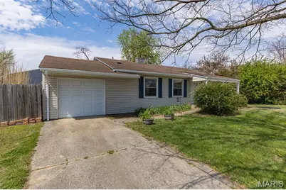 24 Belmont Drive, Saint Peters, MO 63376 - Photo 2