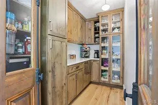 853 Elmtree Ln, Kirkwood, MO 63122 - Photo 16