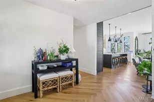 853 Elmtree Ln, Kirkwood, MO 63122 - Photo 4