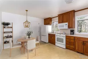 250 Brixham Dr, Chesterfield, MO 63017 - Photo 6