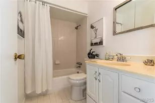 250 Brixham Dr, Chesterfield, MO 63017 - Photo 16